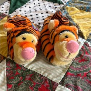Vintage tigger slippers